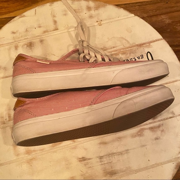 Vans UltraCush Lace Up Sneakers - Picture 6 of 10